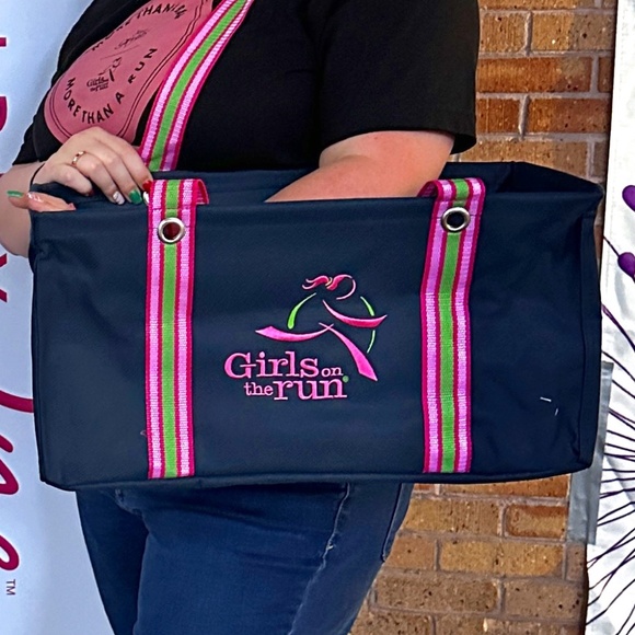 Girls On The Run Navy Medium Utility Tote: Thirty-One - Picture 1 of 9